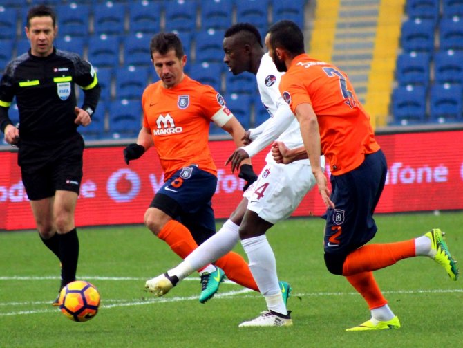 Başaşehir’de İlk Yarıda Gol Yok