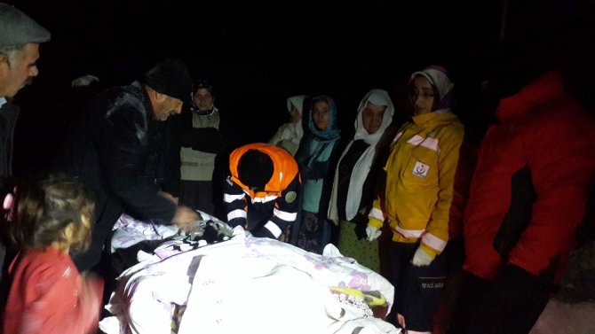 Afad Ekipleri Hamile Kadın İçin Seferber Oldu