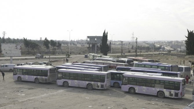 Otobüsler Tahliyeler İçin Halep’te