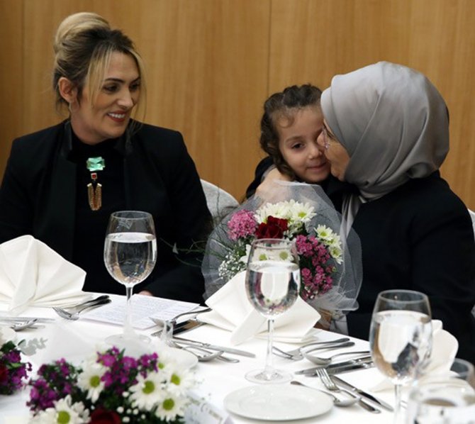 Emine Erdoğan, Trabzon’da Şehit Aileleri İle Buluştu