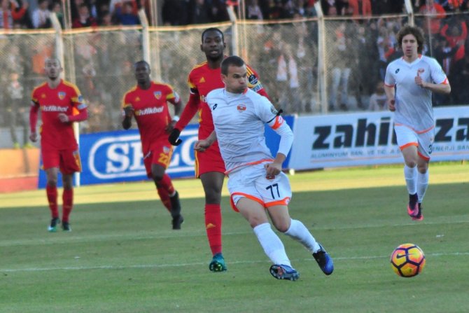 Adanaspor Nefes Aldı