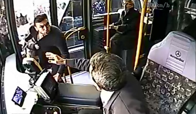 Burak Yılmaz Trafikte Otobüs Şoförüyle Kavga Etti