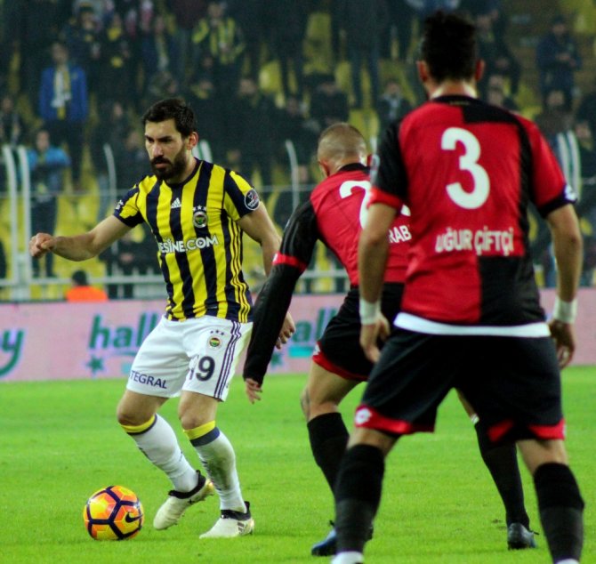 Fenerbahçe Zirveye Bir Adım Daha Yaklaştı