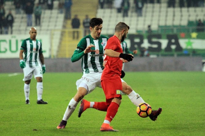Timsah Evinde Kazandı