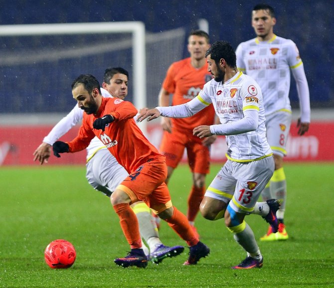 Başakşehir Farklı Kazandı: Tam 8 Gol