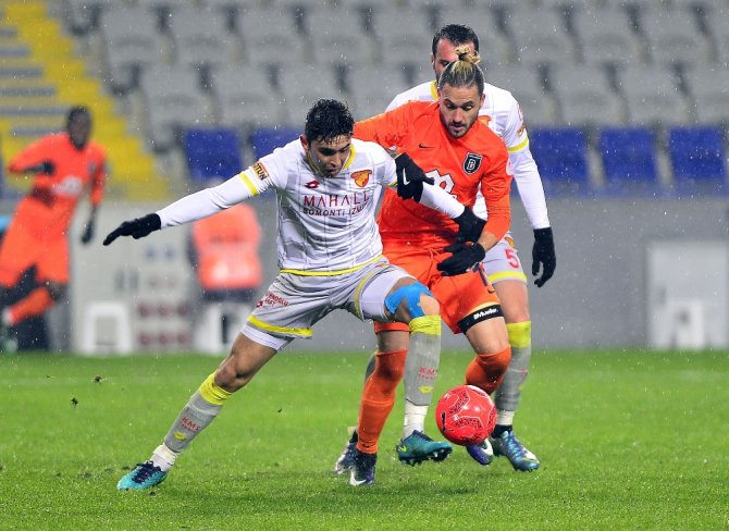 Başakşehir Farklı Kazandı: Tam 8 Gol