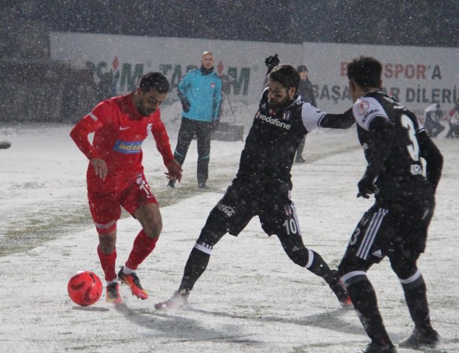 İlk Yarıda Gol Yok