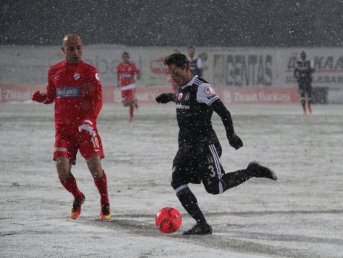 İlk Yarıda Gol Yok