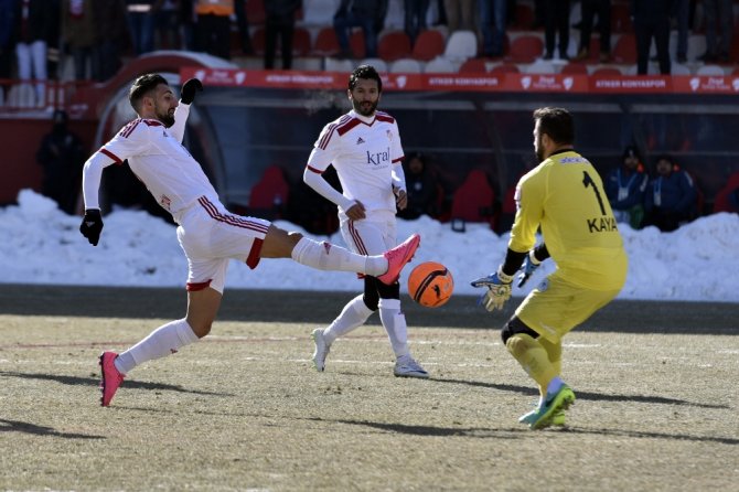 Konyaspor Son Dakikada 3 Puandan Oldu