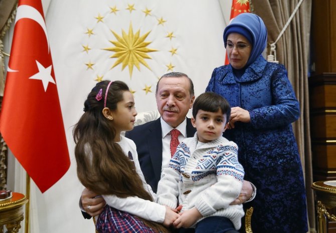Cumhurbaşkanı Erdoğan Bana’yla Görüştü