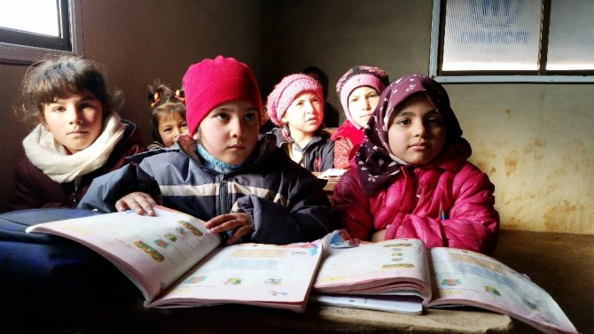 Savaşın Gölgesinde Eğitim-öğretim