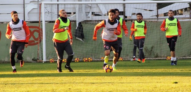 Adanaspor’da Medipol Başakşehir Mesaisi Sürüyor