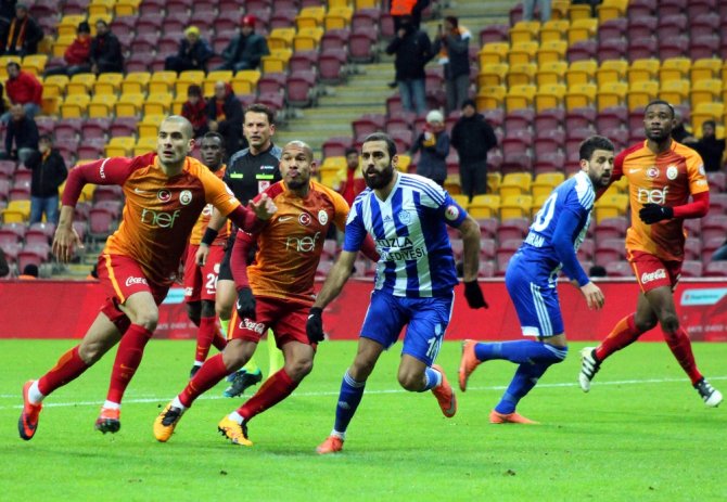 İlk Yarı "Sessiz" Bitti