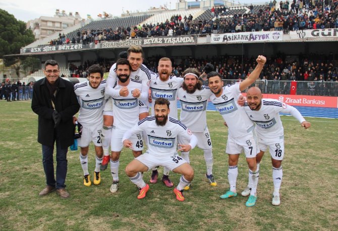 Bursaspor 9 Kişi Tamamladığı Maçı Kaybetti
