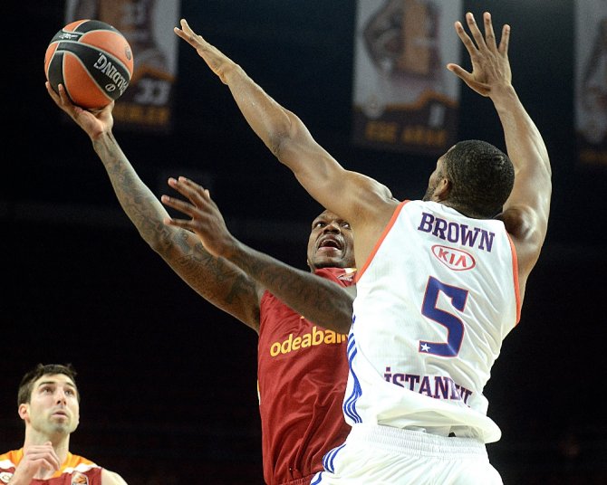 Avrupa’da Türk Derbisi Anadolu Efes’in