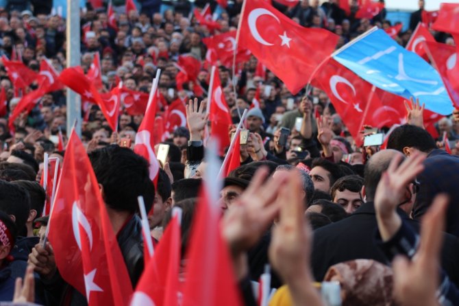 “Biz Bir Ölür Bin Diriliriz”