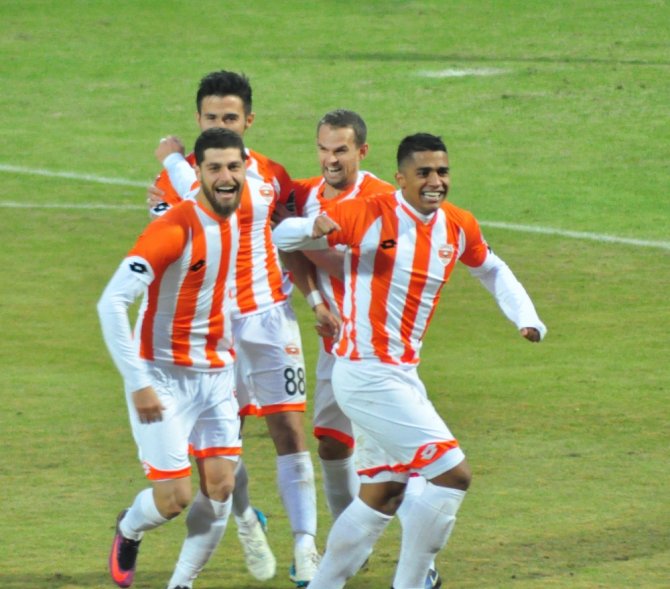 Lidere Adanaspor Çelmesi