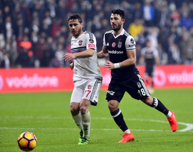 Beşiktaş İlk Yarıyı Önde Kapattı
