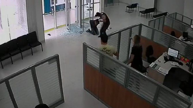 Soyguncular Sert Kayaya Çarptı