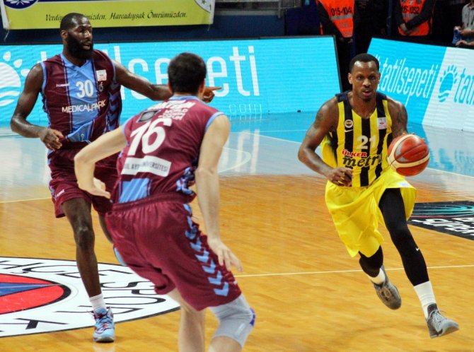 Fenerbahçe Trabzon’a Şans Tanımadı