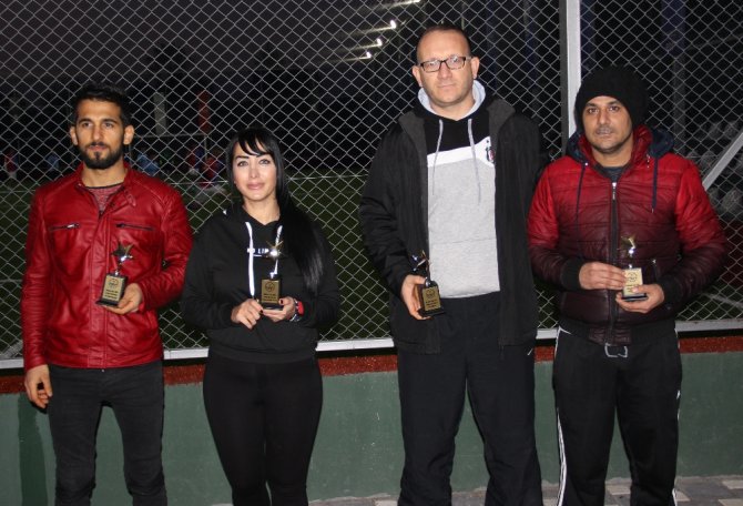 14 Erkeği Geride Bıraktı: En İyi Teknik Direktör Oldu