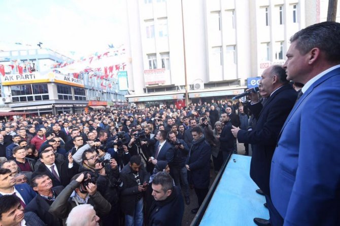 Bakan Müezzinoğlu’nu Duygulandıran Hediye