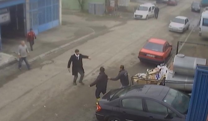 Boşandığı Eşi İle Evlenen Şahsa Bıçakla Saldırdı