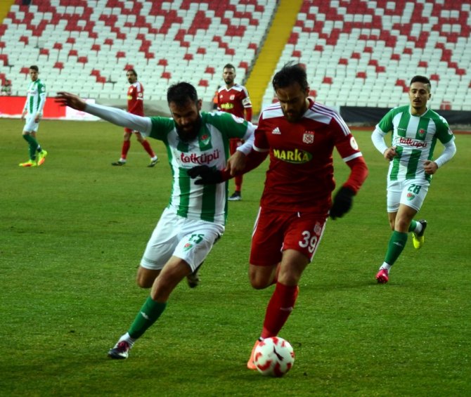 Sivasspor Yeni Amayaspor’u 3 Golle Geçti