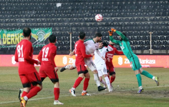 Akhisar Belediyespor, Ümraniyespor’a Yenildi