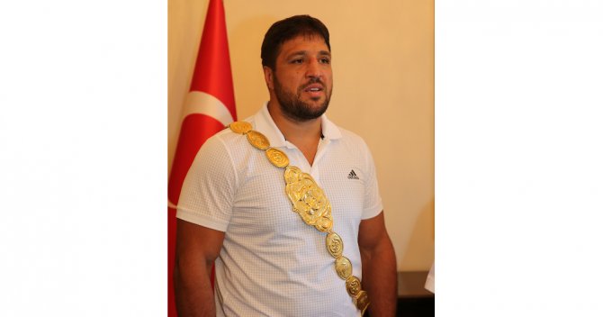 Başpehlivan Recep Kara’ya Vefa