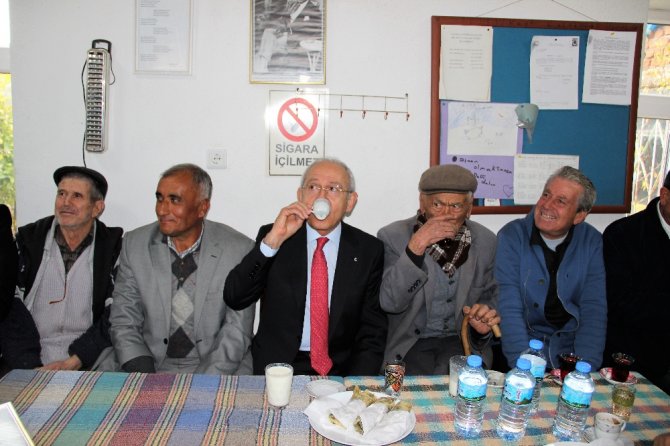 Kılıçdaroğlu, Köyde Gözleme Yiyip Ayran İçti
