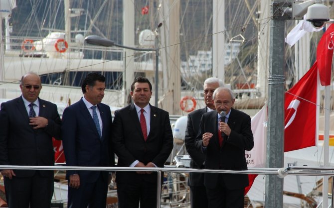 Kılıçdaroğlu, Köyde Gözleme Yiyip Ayran İçti