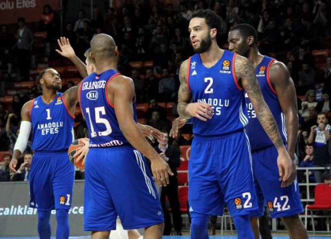 Anadolu Efes İspanyol Devine Yenildi
