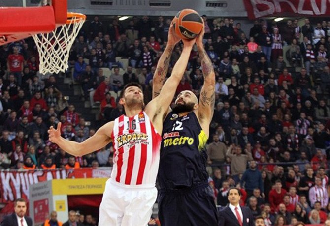 Fenerbahçe 6. Mağlubiyetini Aldı