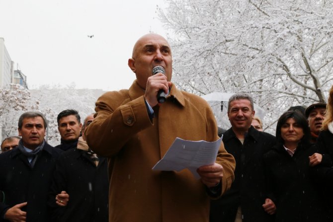 Chp’li Vekillerden Anayasa Değişiklik Teklifine Protesto