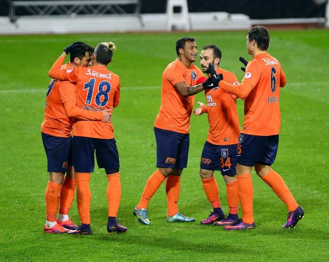 Başakşehir’den Transfer Açıklaması