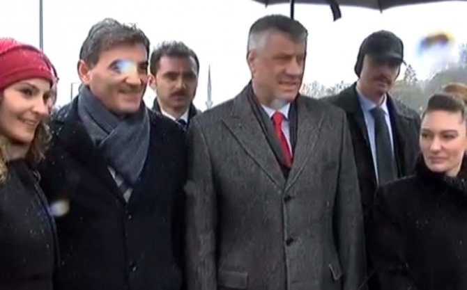 Kosova Cumhurbaşkanı Thaçi Şehitler Tepesi’nde