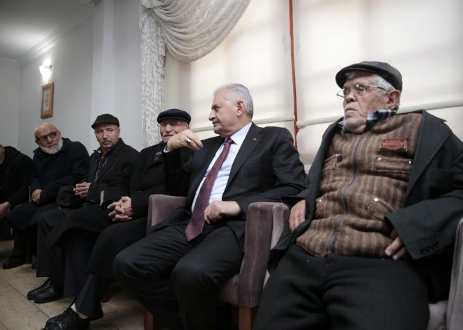 Başbakan Yıldırım Emekli Vatandaşlarla Bir Araya Geldi