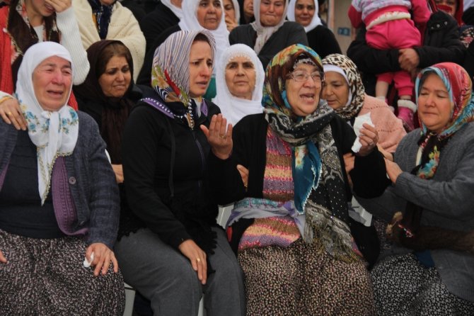 Bakan Elvan Felaket Bölgesinde Taziye Ziyaretinde Bulundu