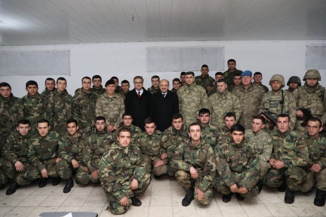 Bakan Işık, Şırnak’ta Nöbet Tutan Askerleri Ziyaret Etti