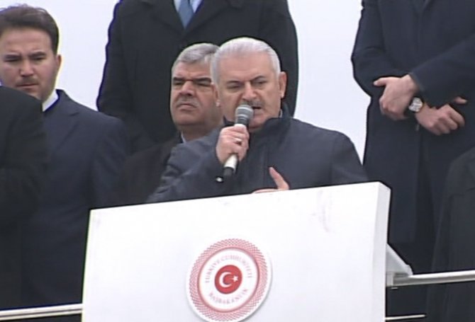 Yıldırım Mültecilere Seslendi: "Kimse Yoksa Türkiye Var"