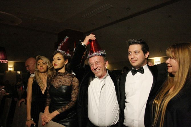 Ali Ağaoğlu Yılbaşına Uludağ’da Ailesiyle Girdi