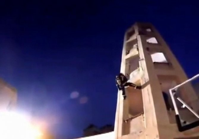 Yunan Polisi De Mannequian Challenge Çılgınlığına Katıldı