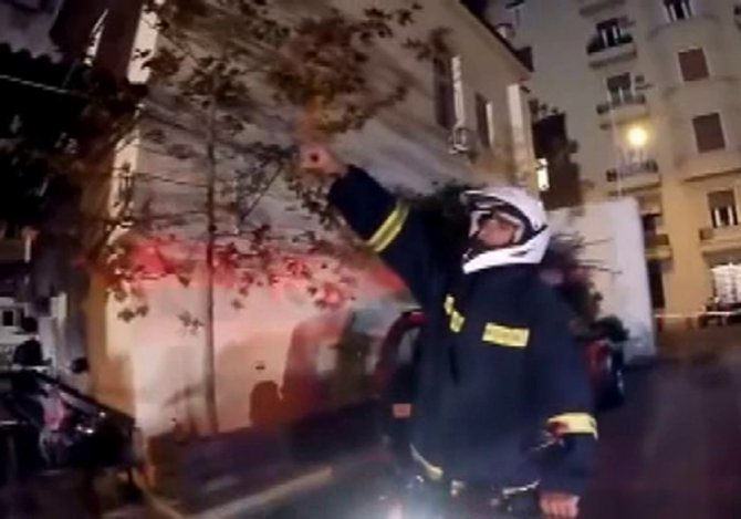 Yunan Polisi De Mannequian Challenge Çılgınlığına Katıldı
