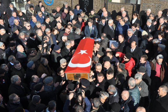Cenaze Töreninde Chp’lilerin ‘Biz De Konuşacağız’ Tartışması