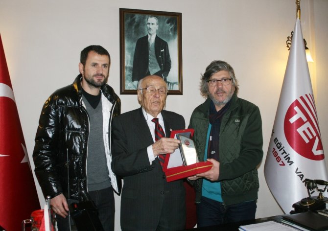 Akçay: Yardım Etmeyen Gider, Buna Webo Da Dahil