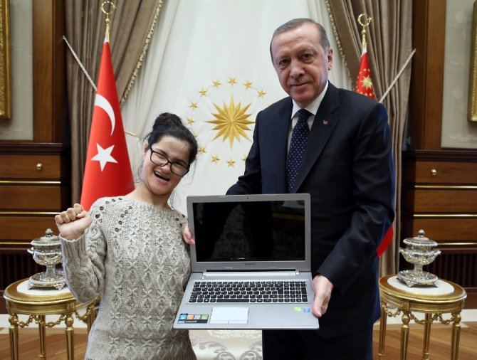 Erdoğan Hayranı Engelli Gülşah’ın Hayali Gerçek Oldu