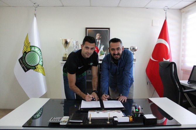 Akhisar Belediyespor Aradığı Stoperi Çin’de Buldu