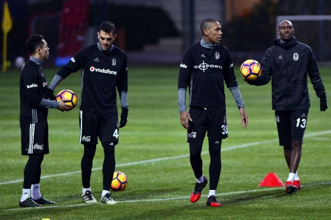 Beşiktaş Kamp Hazırlıklarına Başladı