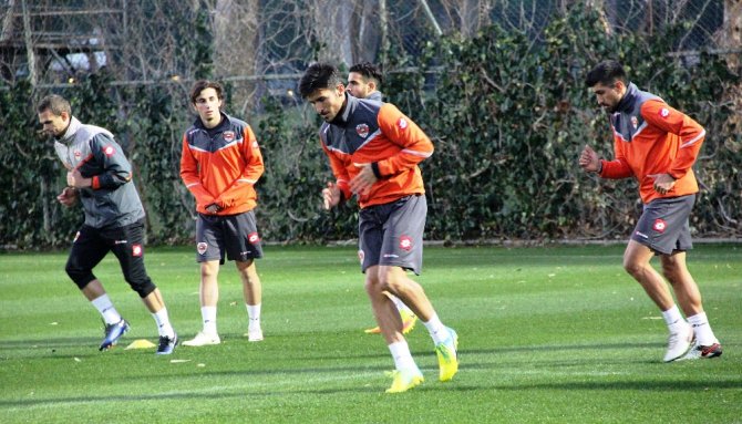 Adanaspor Çalışmalara Başladı